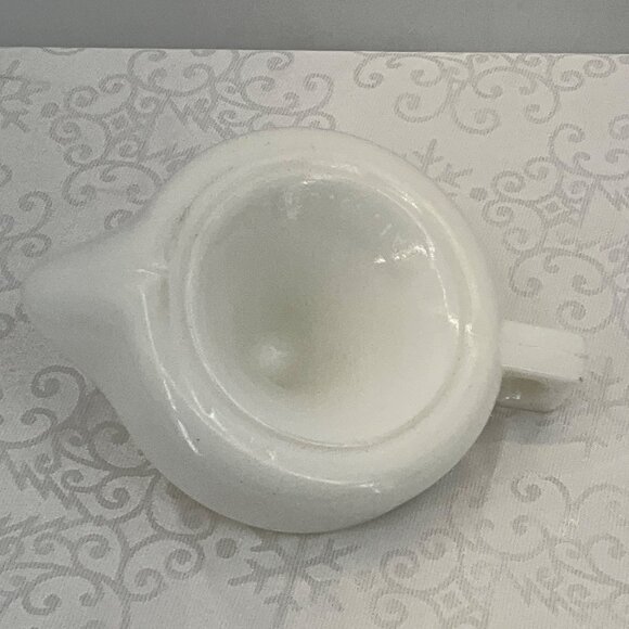 Vintage White Milk Glass Citrus Juicer With Handle & Spout Sunkist on side - Picture 4 of 5